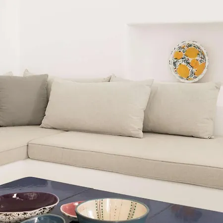 Golden View Villas Paros, Villa Daphne Chrisi Akti (Paros)