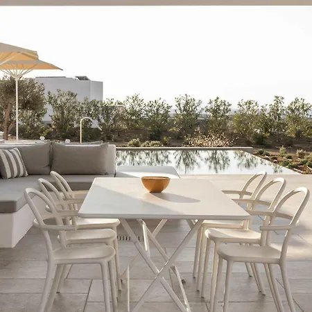 Golden View Villas Paros, Villa Daphne Chrisi Akti (Paros)