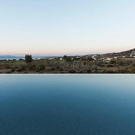 Golden View Villas Paros, Villa Daphne Chrisi Akti (Paros)